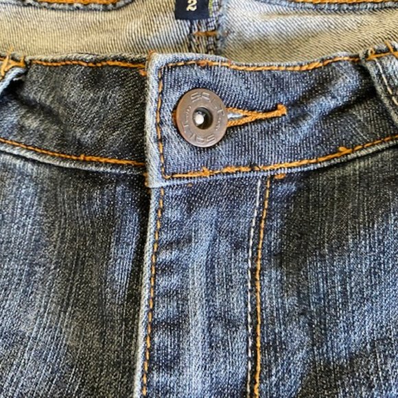 Salt Works NYC *Midrise Bermuda Shorts* Stretch DENIM Jeans *CRYSTAL Pockets * 2 - Picture 3 of 6